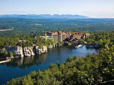 10 Best Lakeside Hotels in The US.jpg