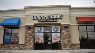 Cinnaholic Bakery-A.jpg