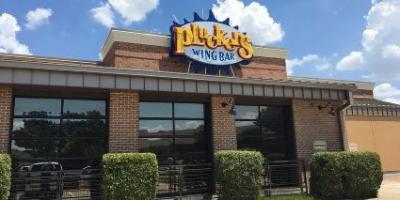 Pluckers Wing Bar.jpg